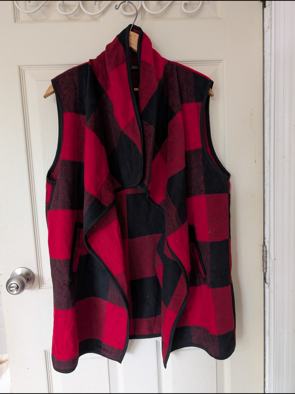 NWOT Buffalo Plaid Open Front Fleece Vest - Red/Black XL